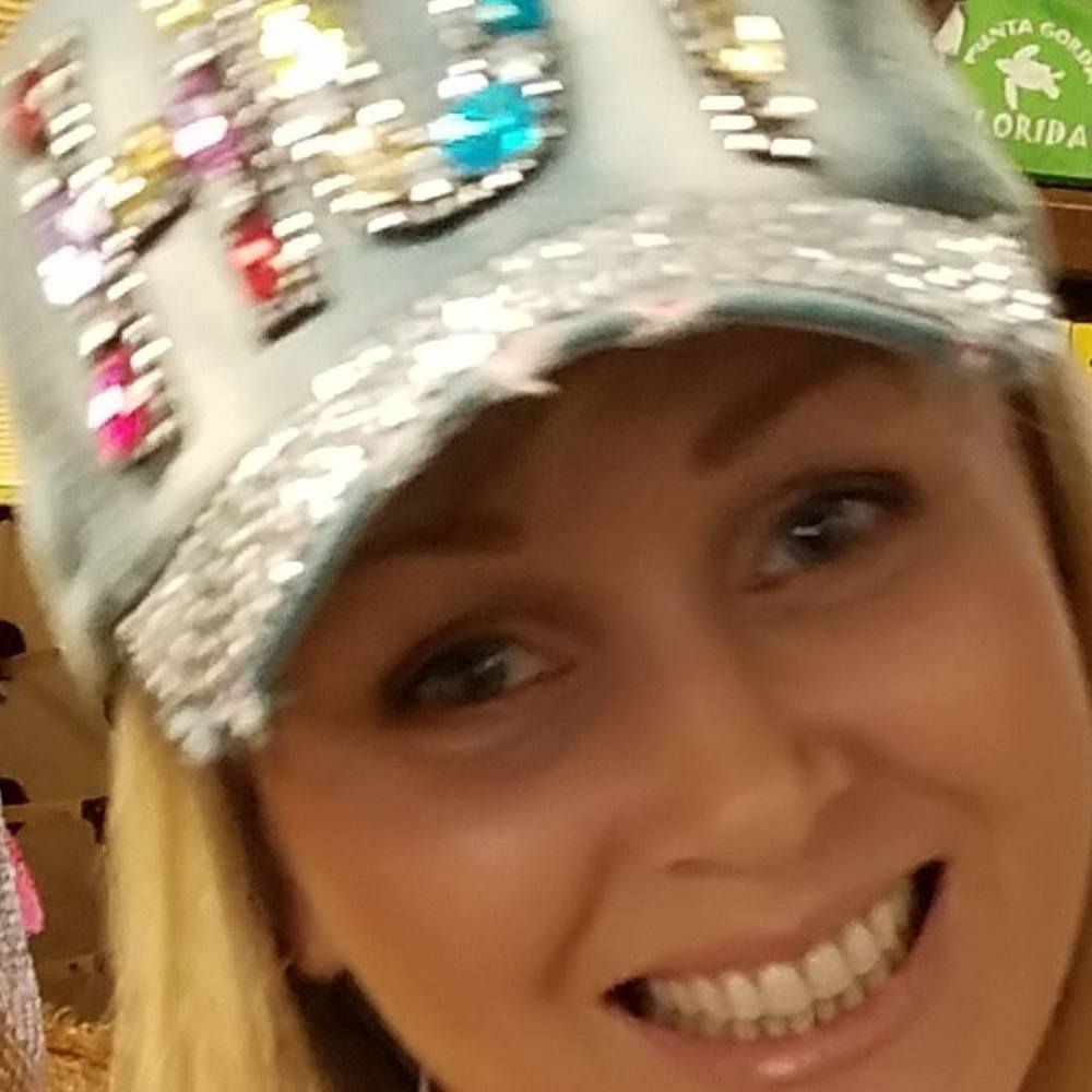 Meet your Posher, Julia